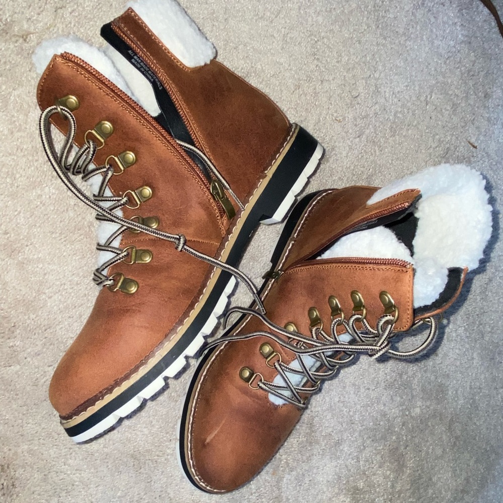 Rust Colored Winter Boots with Sherpa Inside! NWOT!